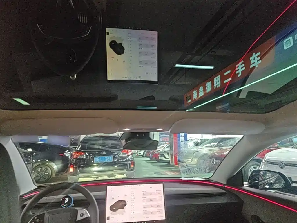 Tesla Model 3 — миниатюра 18