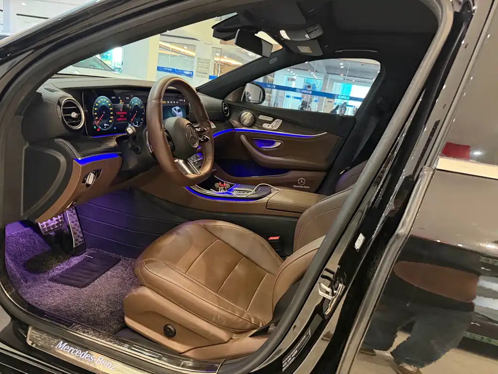 Mercedes-Benz E-Class — миниатюра 8