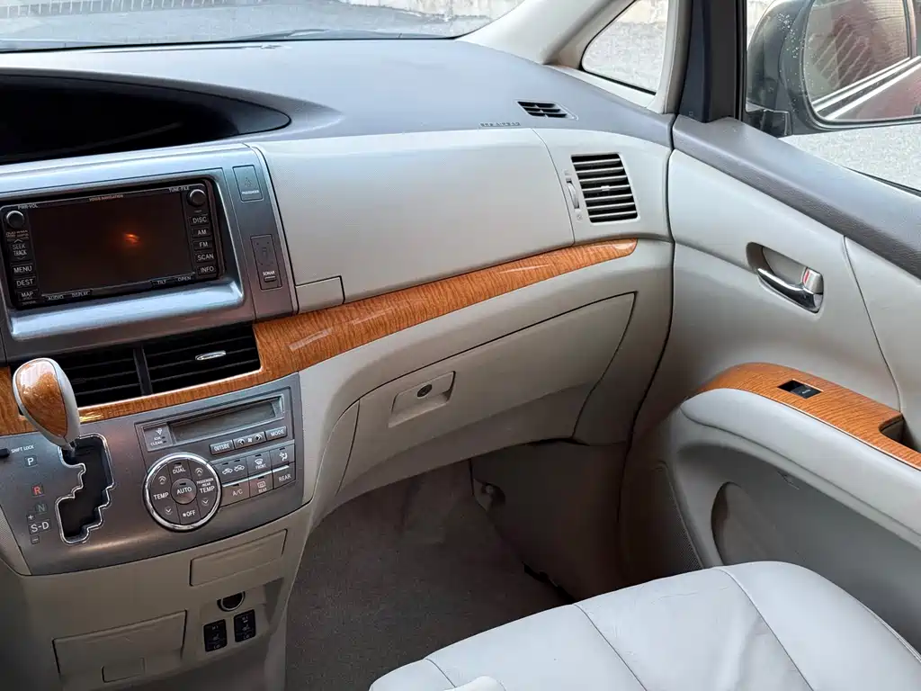 Toyota Previa — миниатюра 15