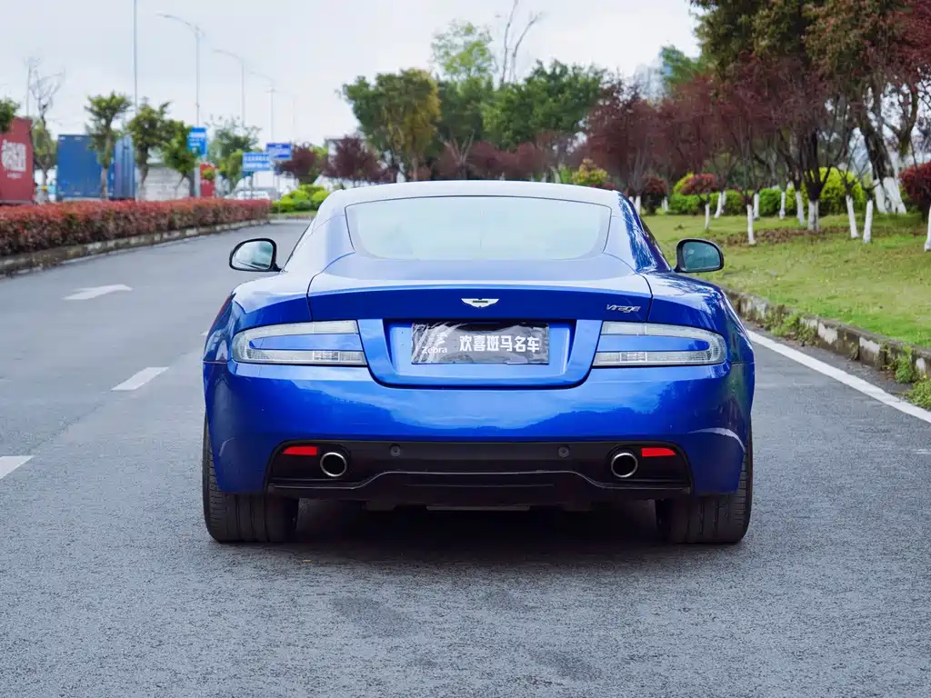 Aston Martin Virage — миниатюра 5