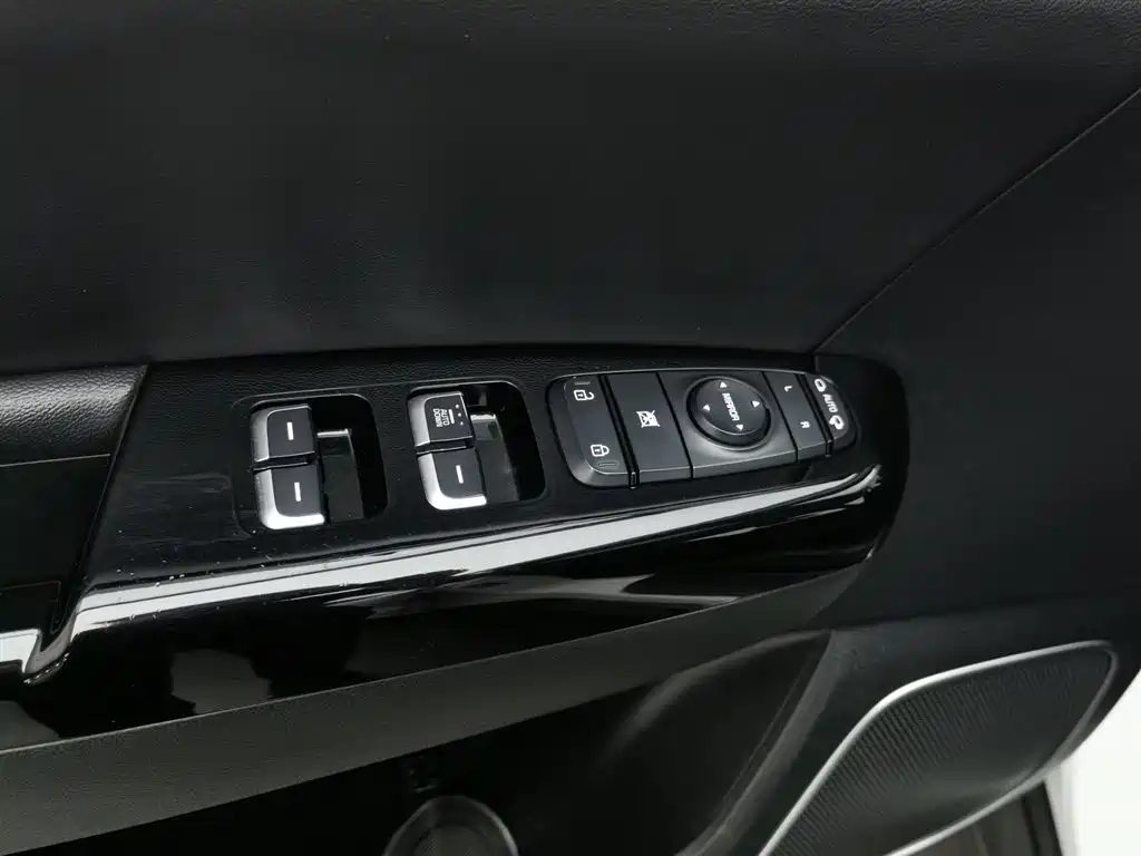 Kia KX5 2016 1.6T AT DLX