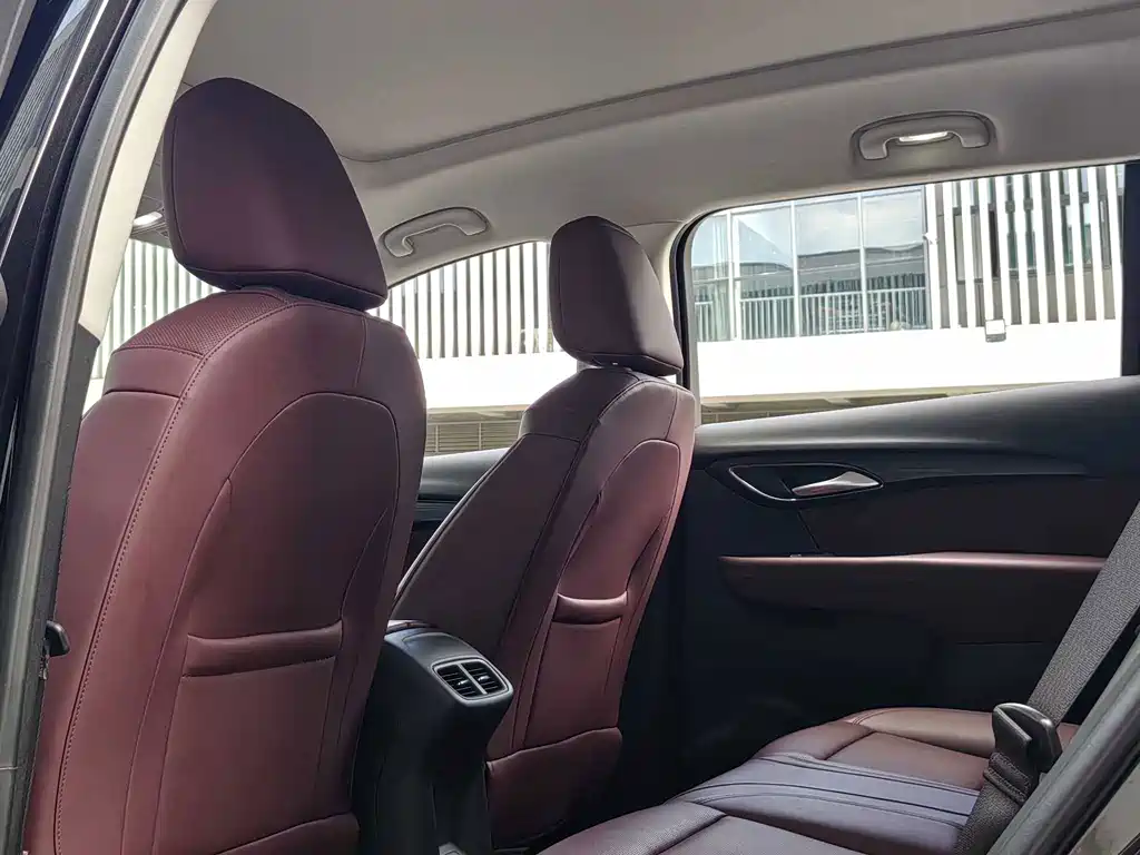 Buick Envision Plus — миниатюра 13