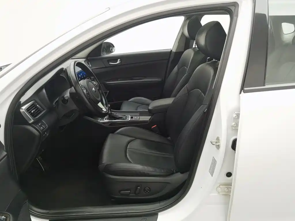 Kia K5 — миниатюра 10