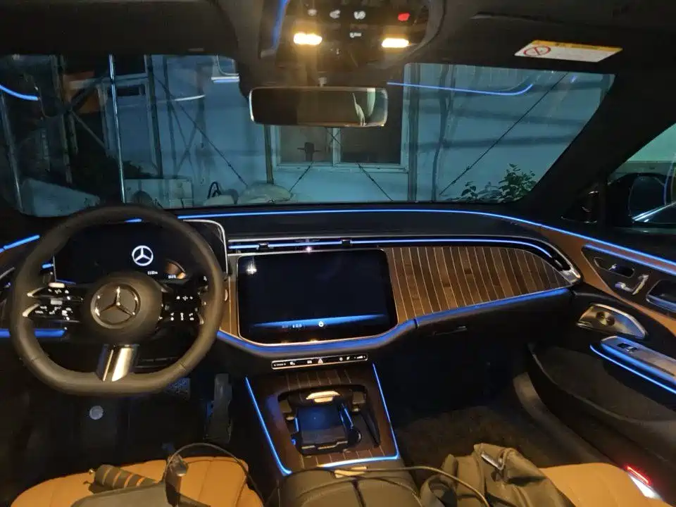 Mercedes-Benz E-Class — миниатюра 5