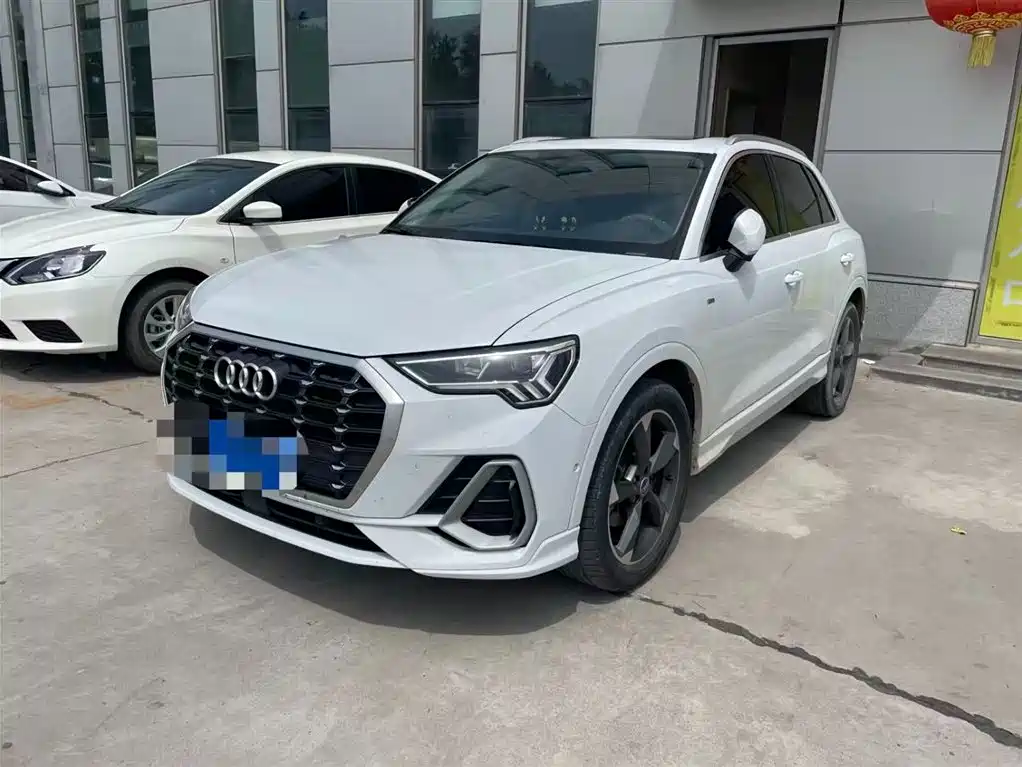 Купить Audi Q3