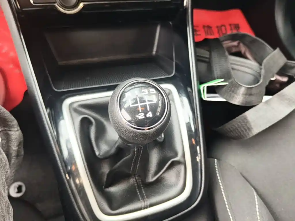 Roewe i5 — миниатюра 14