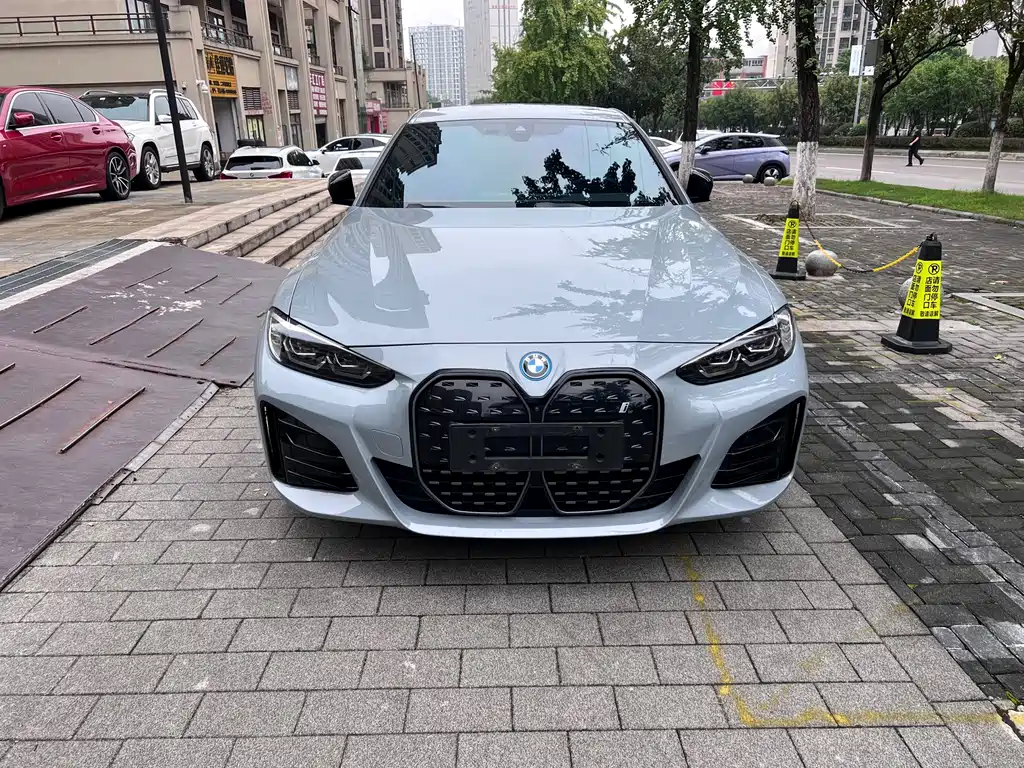 BMW i4 — миниатюра 2
