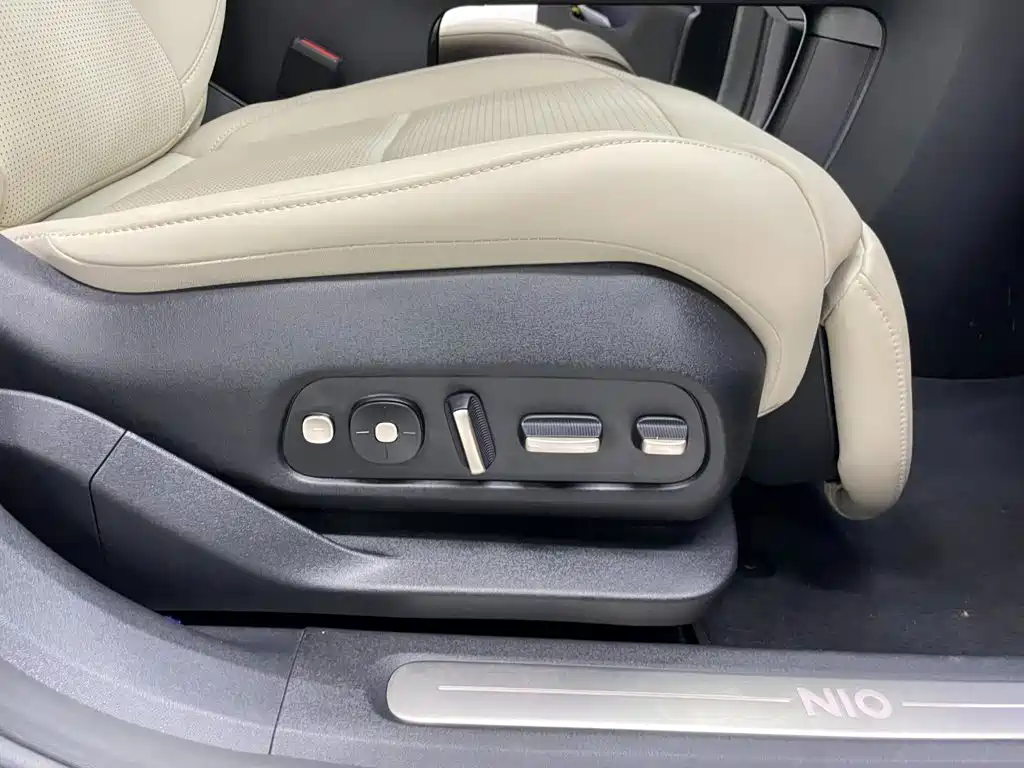 NIO ES6 — миниатюра 10