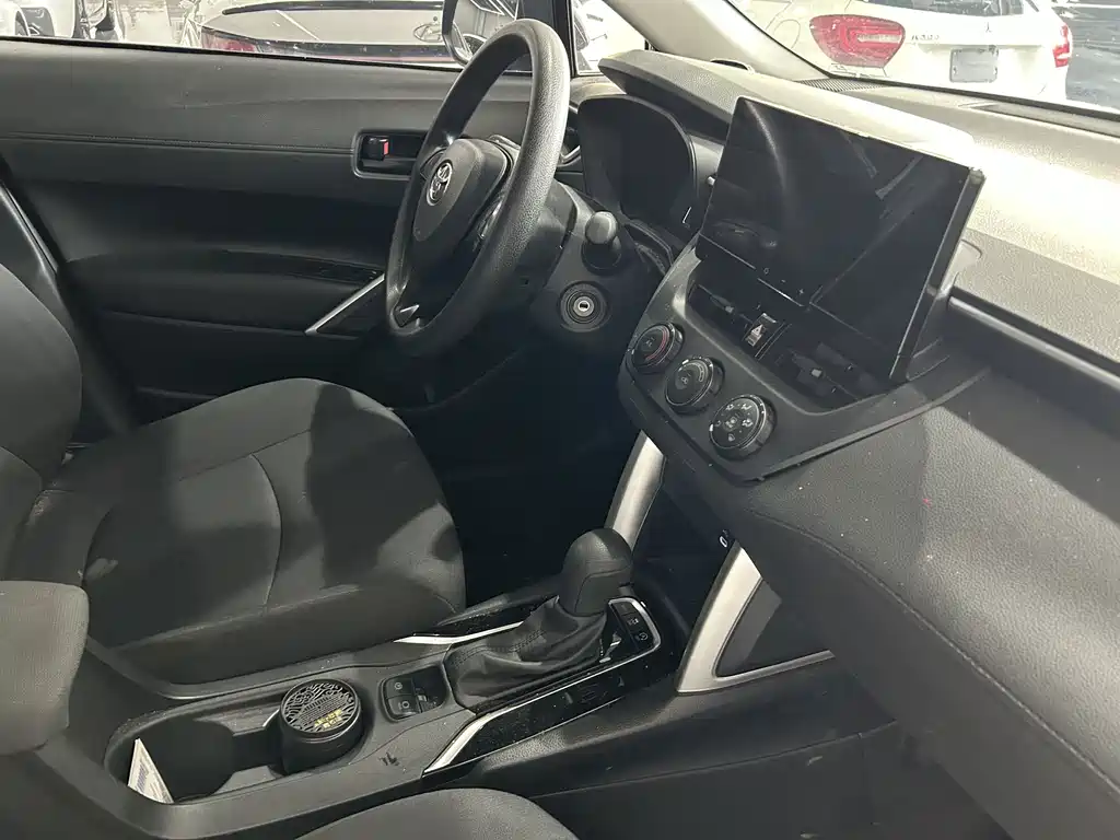 Toyota Corolla Cross — миниатюра 12