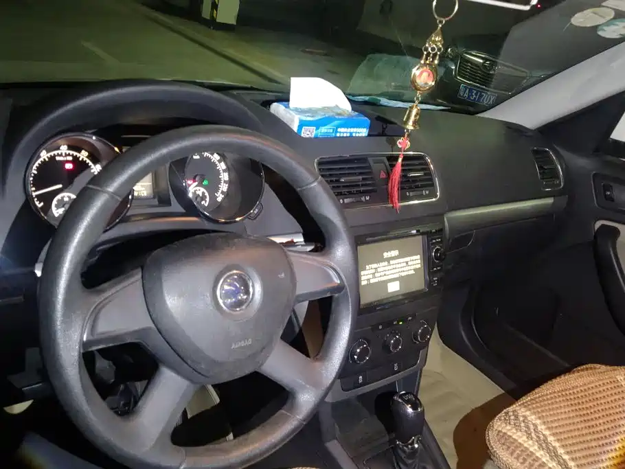 Skoda Yeti — миниатюра 12
