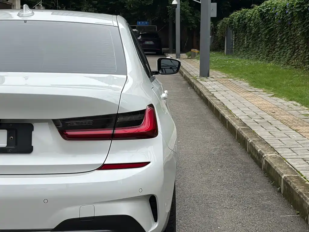 BMW 3 Series — миниатюра 18