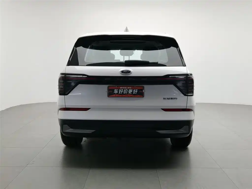 Ford Edge 2023 L 2.0T EcoBoost мест Luxury