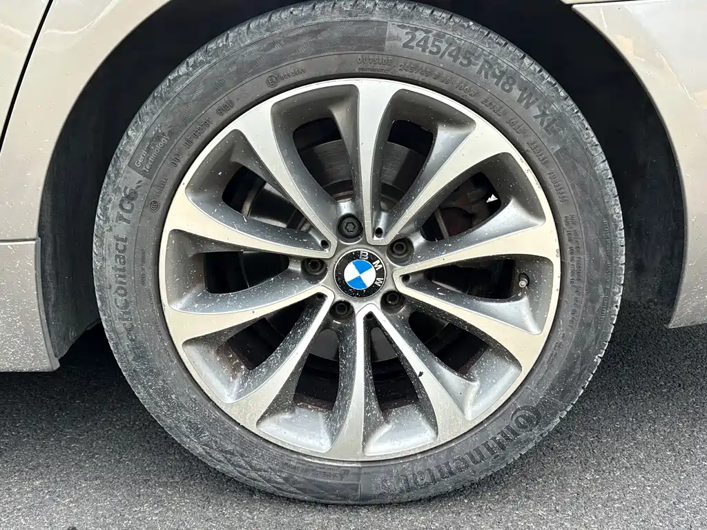 BMW 5 Series — миниатюра 7