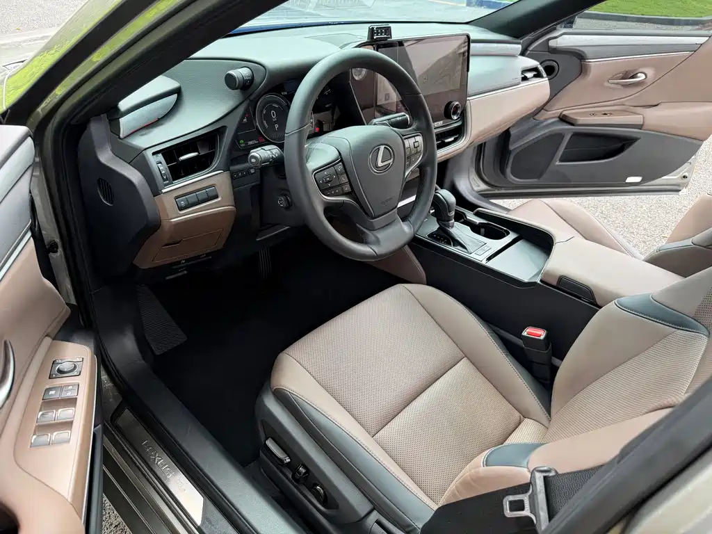 Lexus ES — миниатюра 9