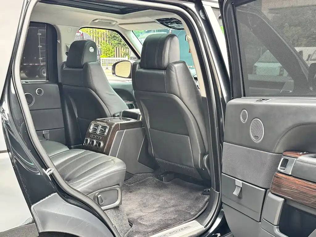 Land Rover Range Rover — миниатюра 11