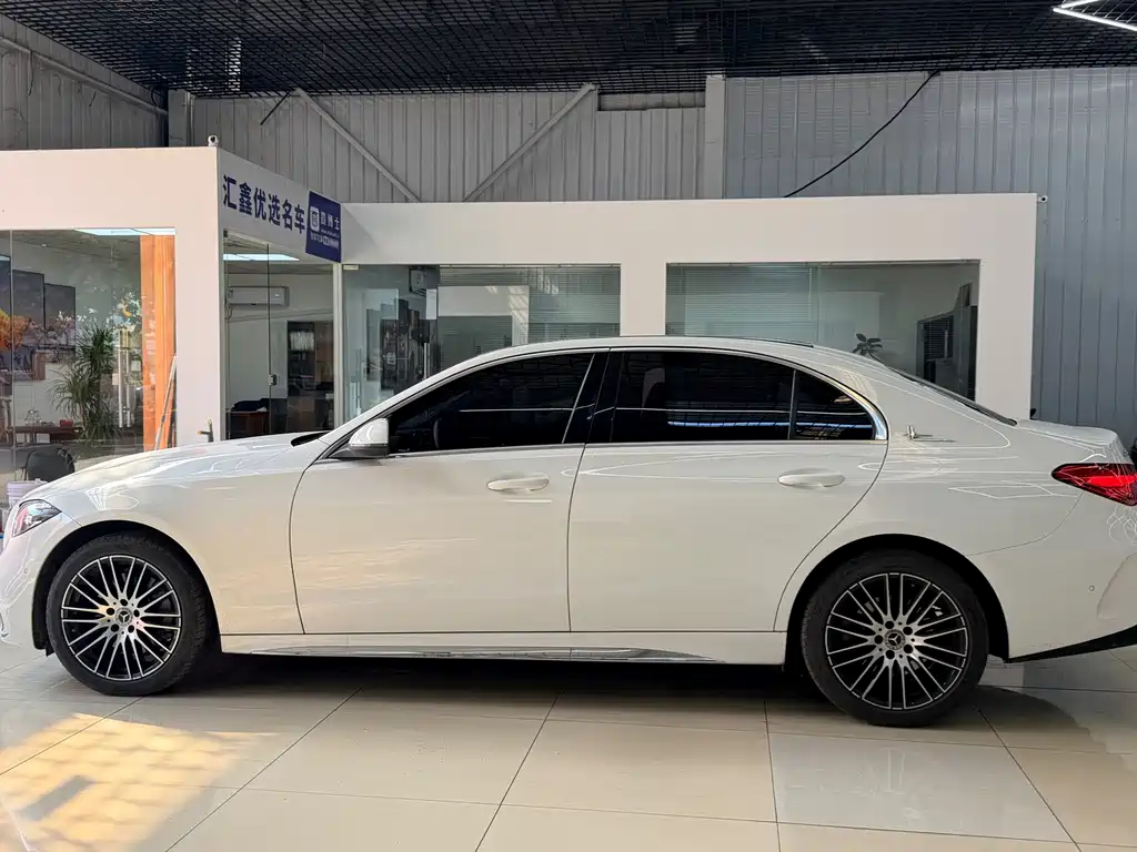 Mercedes-Benz C-Class — миниатюра 17