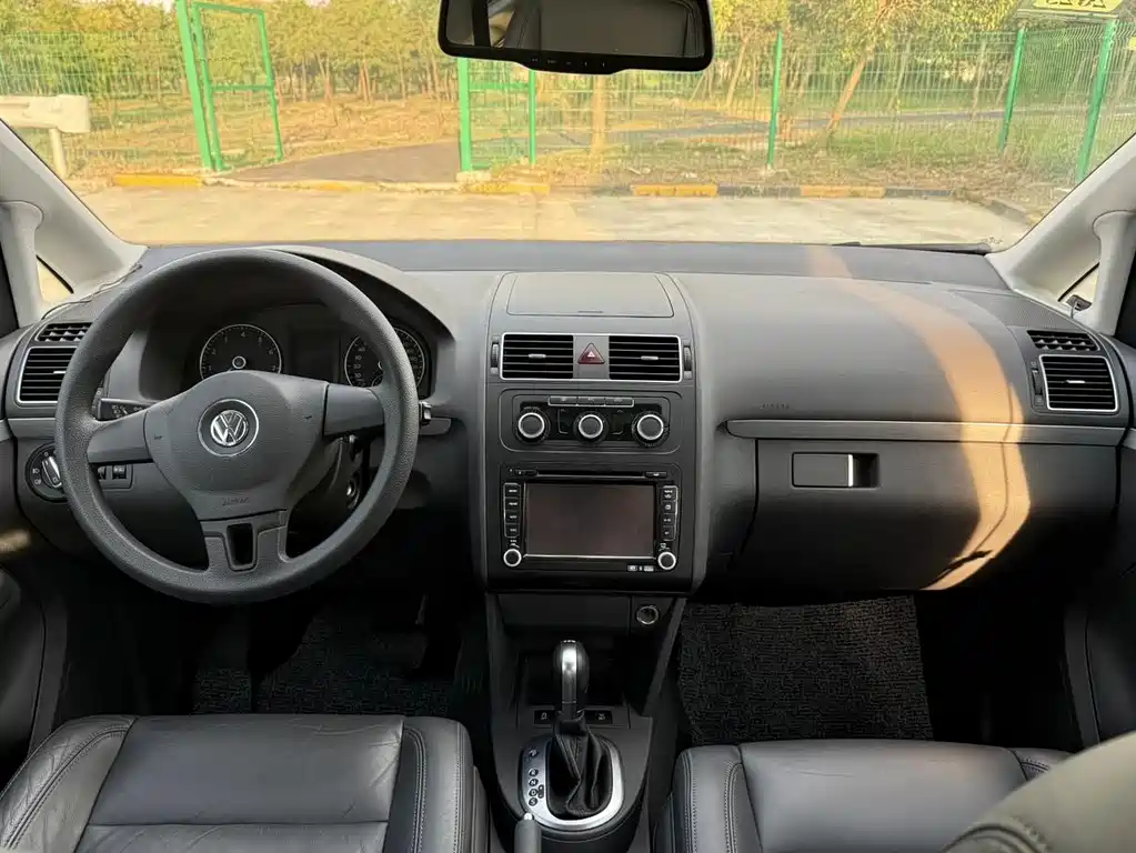 Volkswagen Touran — миниатюра 4
