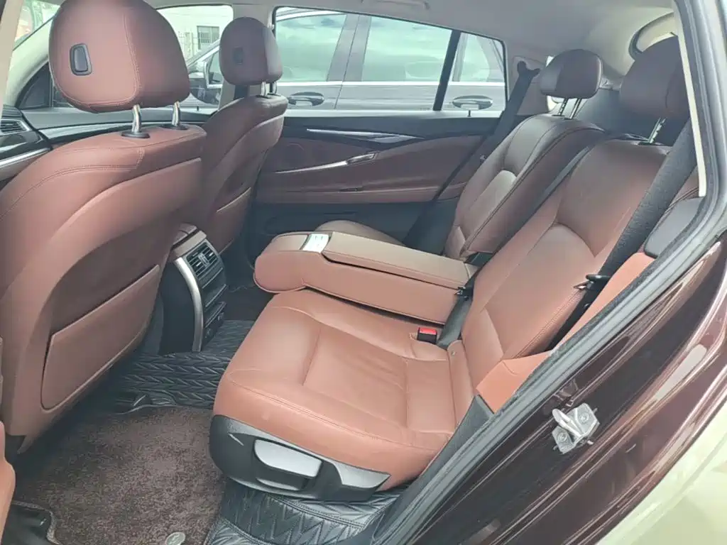 BMW 5 Series GT — миниатюра 17