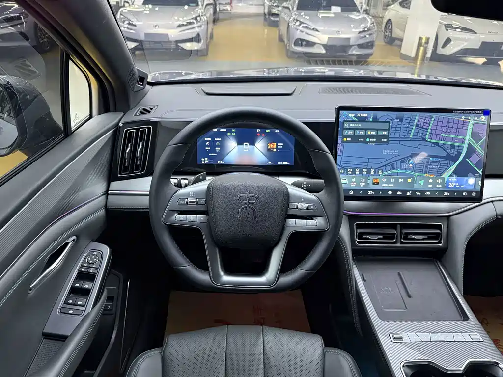 BYD L DM-i — миниатюра 9