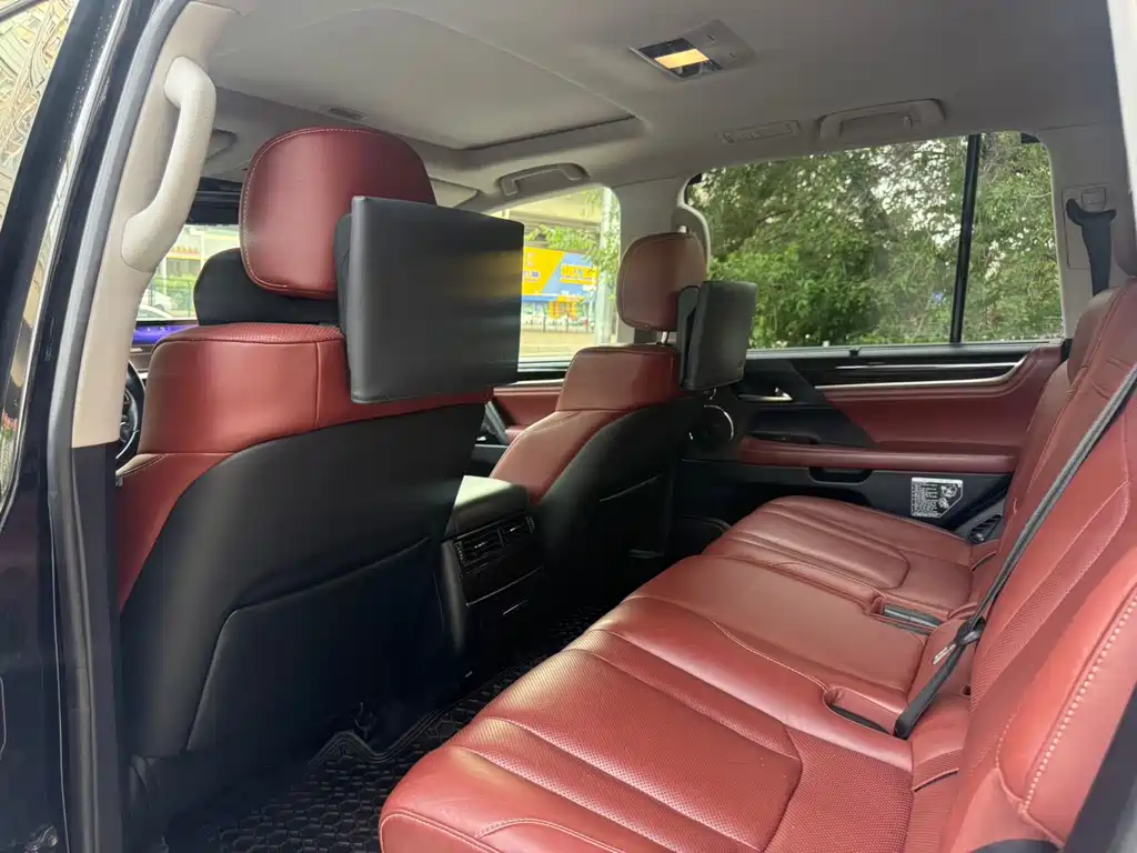 Lexus LX — миниатюра 11