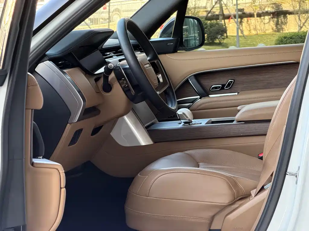 Land Rover Range Rover — миниатюра 10