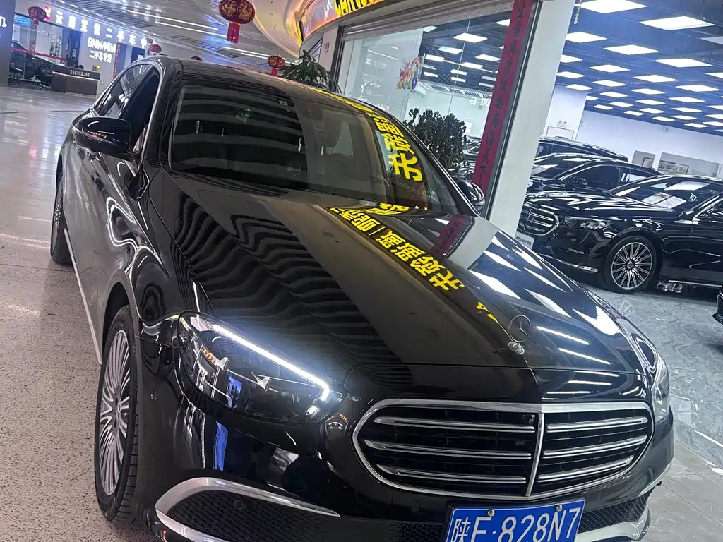 Mercedes-Benz E-Class — миниатюра 2