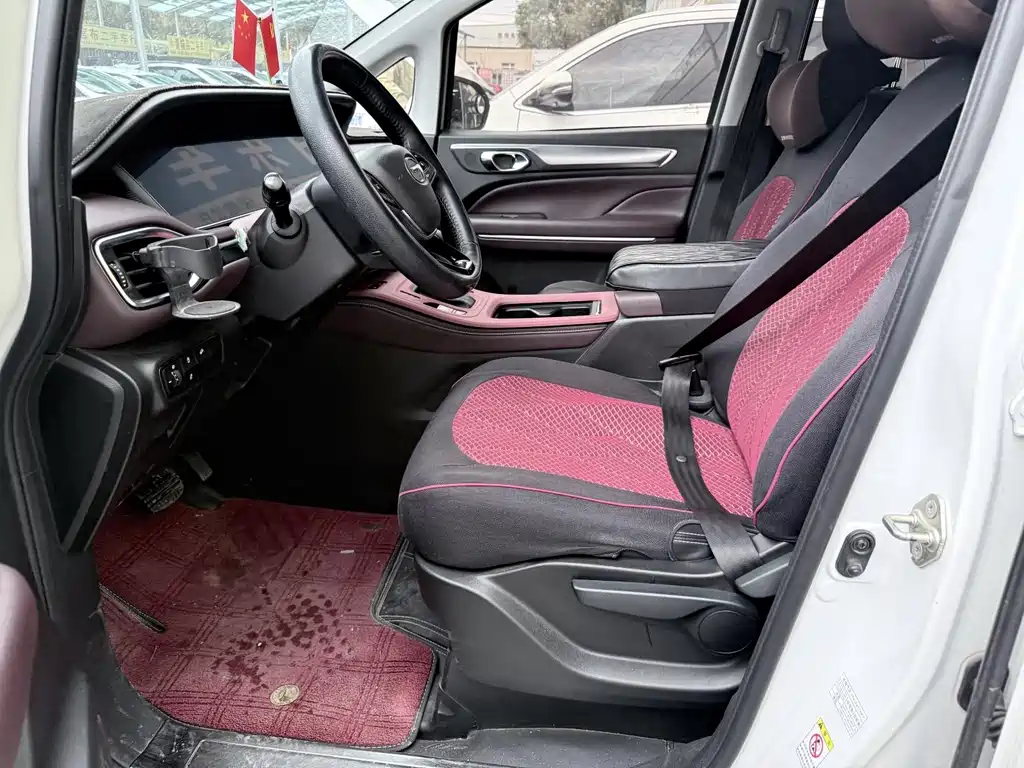 GAC Motor Trumpchi M6 — миниатюра 9