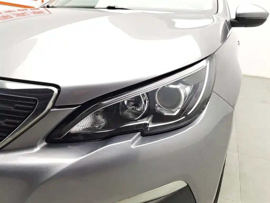 Peugeot 308 2016 1.6L MT Fashion