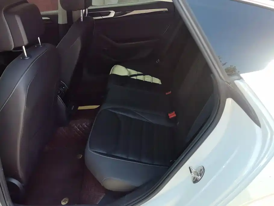 Volkswagen CC — миниатюра 11