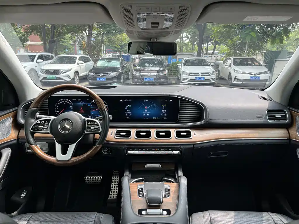 Mercedes-Benz GLE (Import) — миниатюра 13