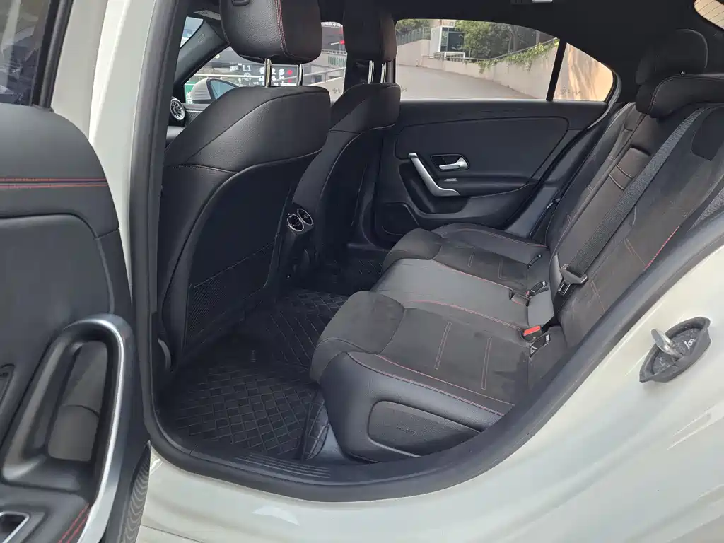 Mercedes-Benz A-Class A 2024 A 200 L Fashion