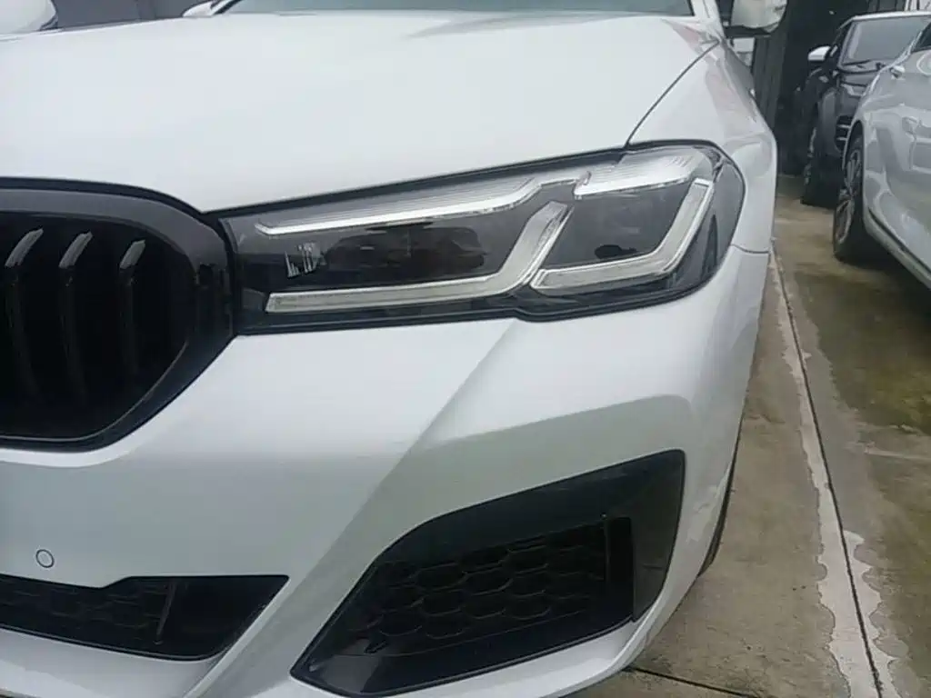 BMW 5 Series New Energy — миниатюра 24
