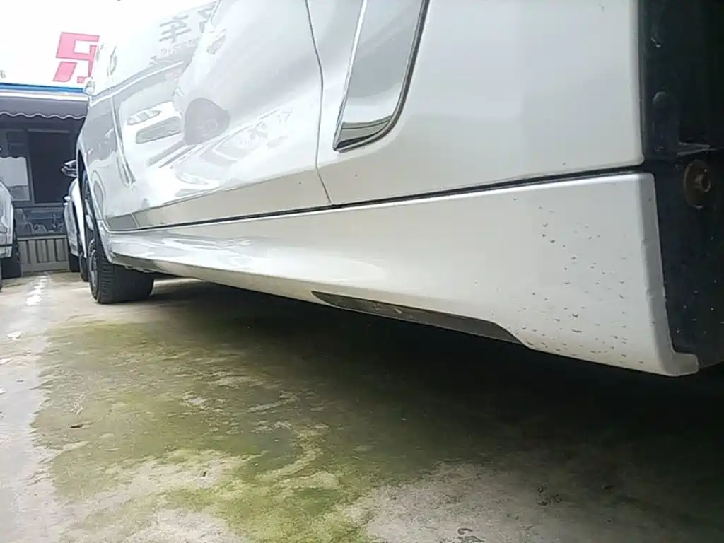 BMW 5 Series New Energy — миниатюра 21