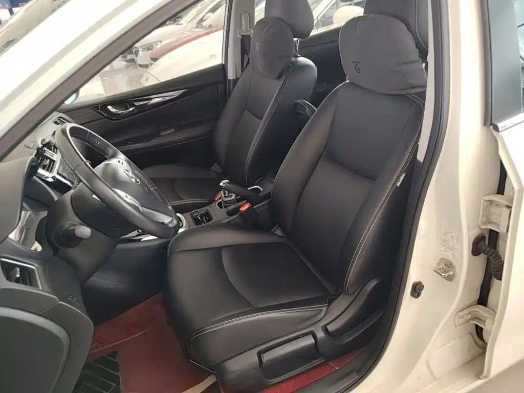 Nissan Tiida — миниатюра 15