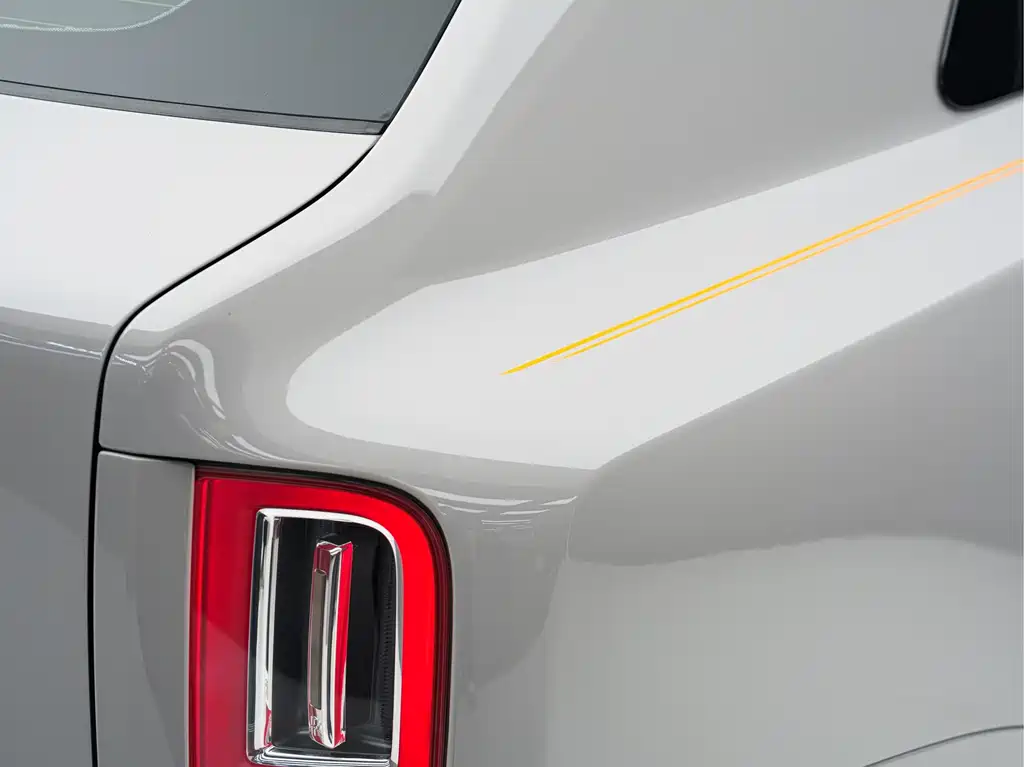Rolls-Royce Cullinan 2022 мест
