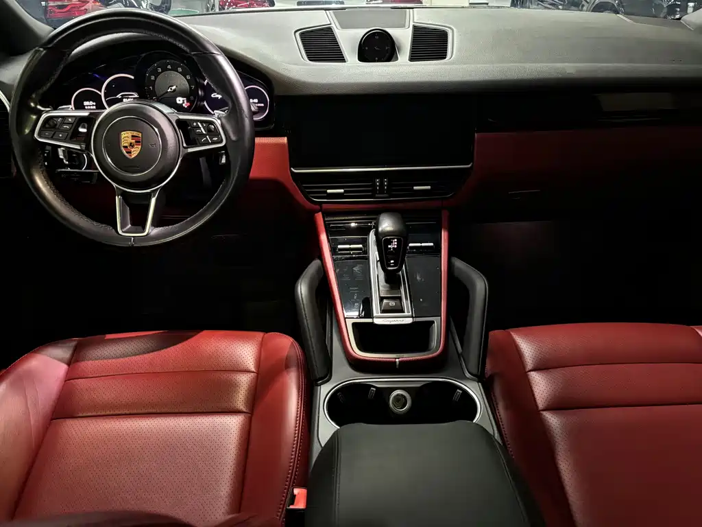 Porsche Cayenne — миниатюра 7