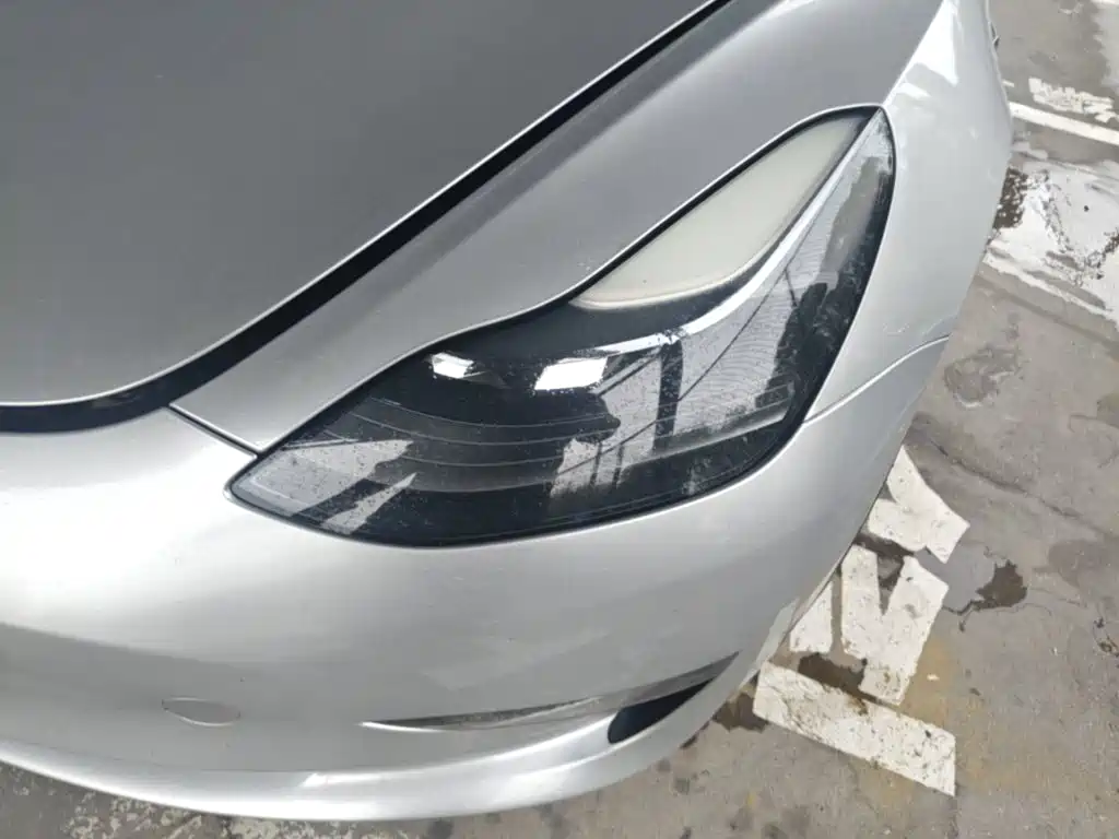 Tesla Model 3 — миниатюра 24