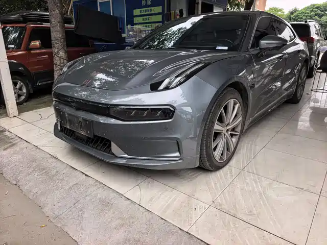 Zeekr 001 2022
