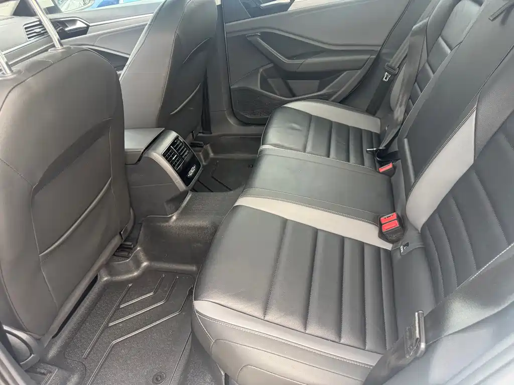 Volkswagen Sagitar — миниатюра 6