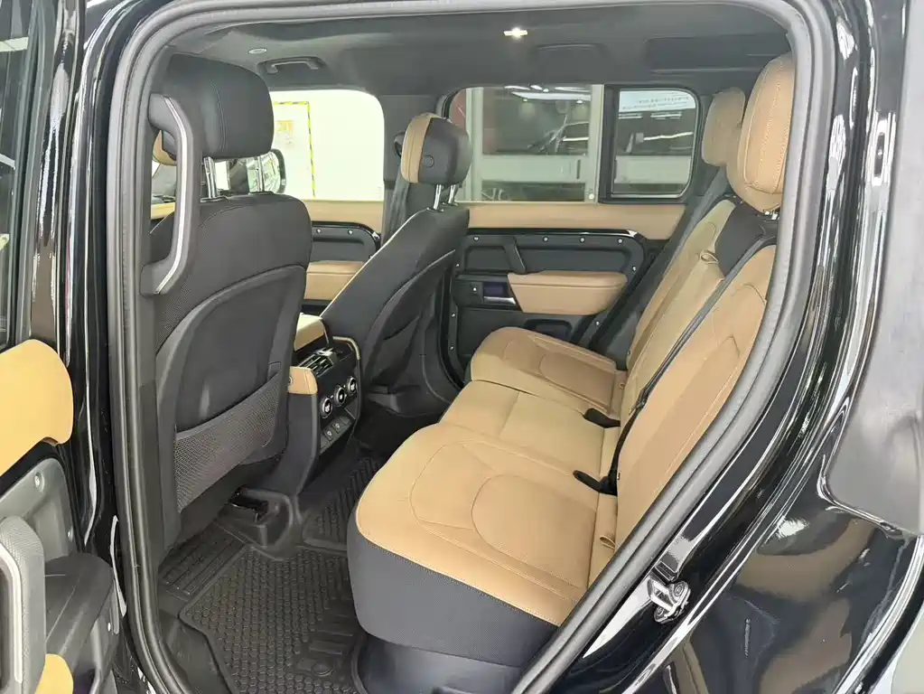 Land Rover Land Rover Defender 2025 110 3.0T P400
