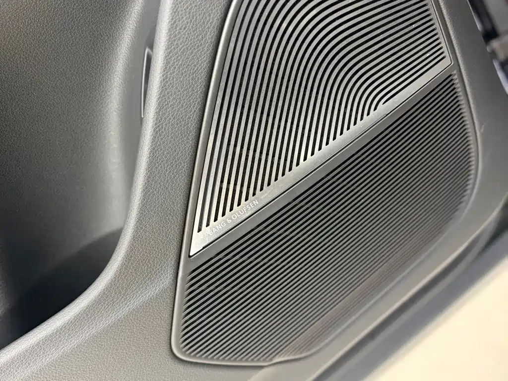 Audi RS Q8 — миниатюра 12