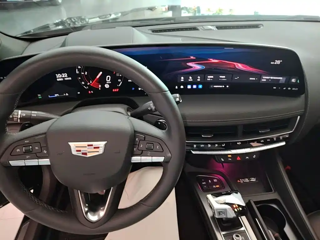 Cadillac CT5 — миниатюра 10