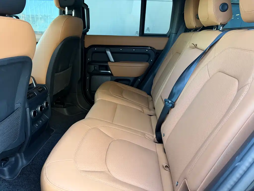 Land Rover Defender — миниатюра 13