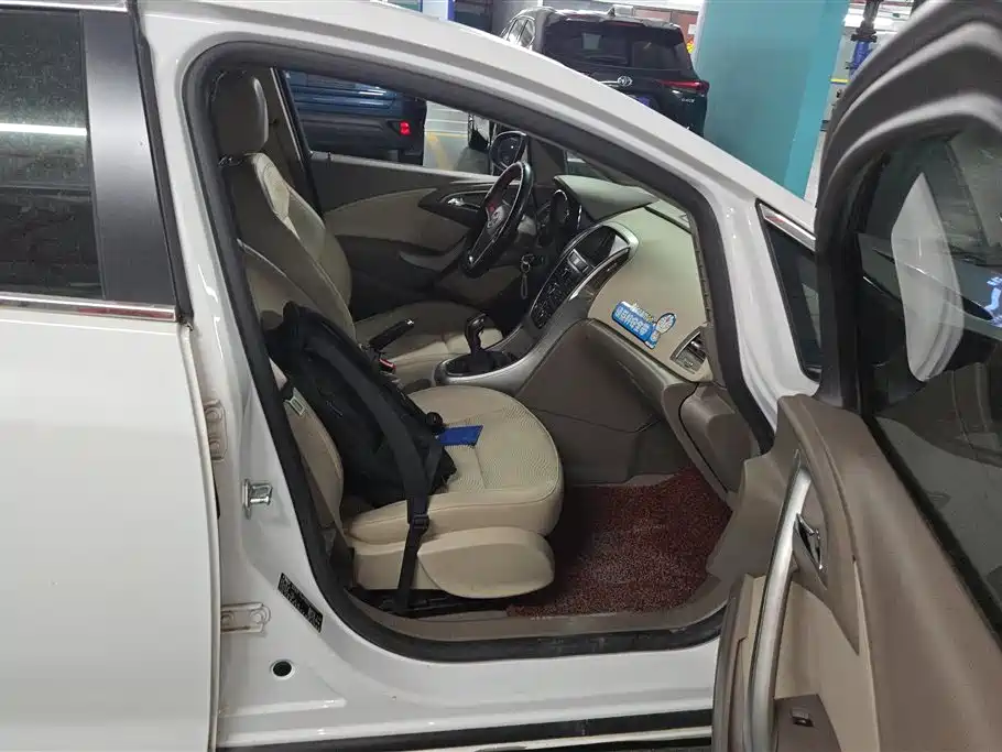 Buick Excelle 2013 GT 1.6L MT