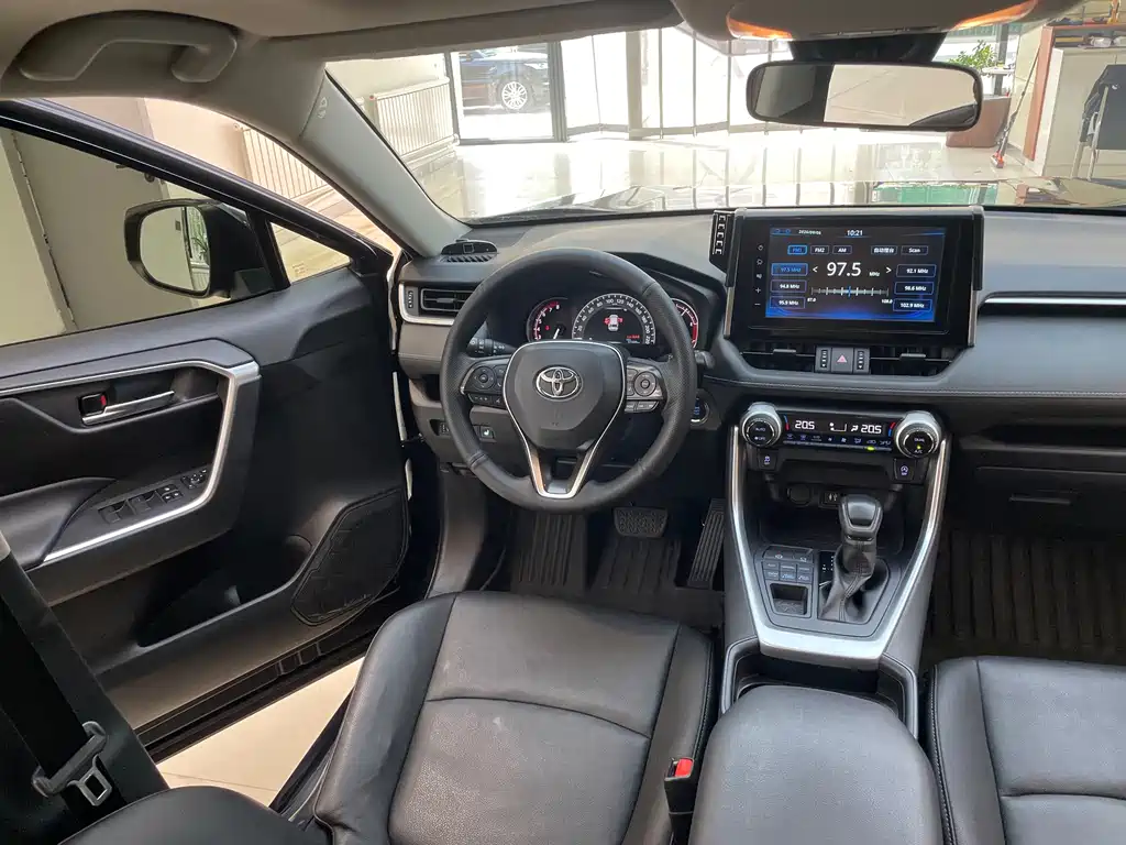 Toyota RAV4 — миниатюра 17