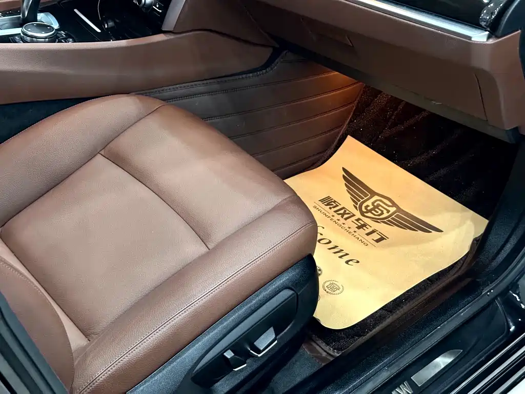 BMW 5 Series GT — миниатюра 21