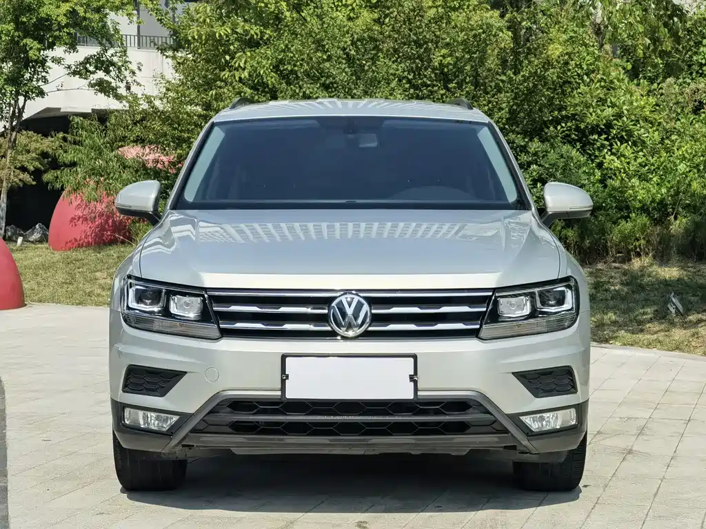 Volkswagen Tiguan L — миниатюра 2
