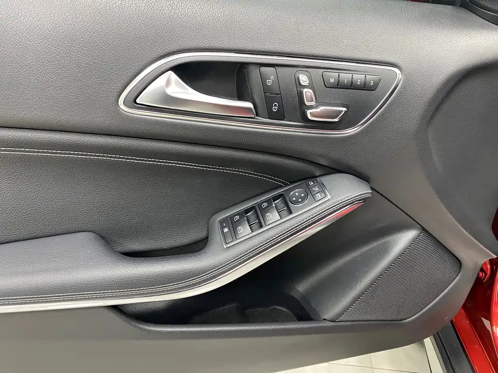Mercedes-Benz GLA 2017 GLA 220 4MATIC Fashion