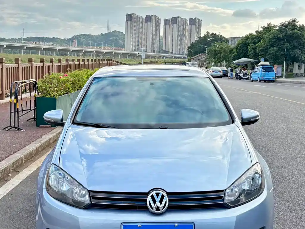 Volkswagen Golf — миниатюра 2