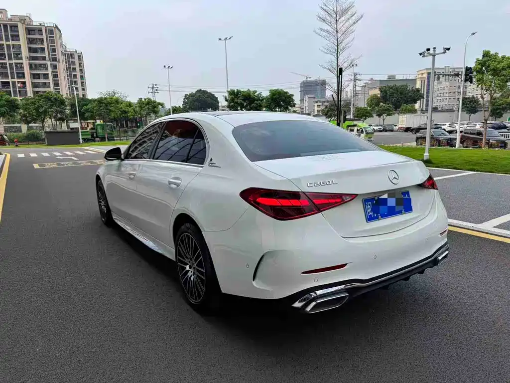 Mercedes-Benz C-Class — миниатюра 5